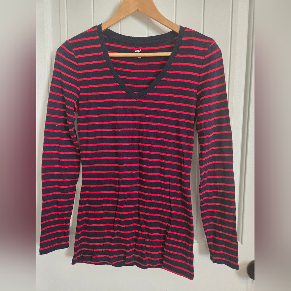 GAP Women's Long Sleeve Red and Black Striped Tee